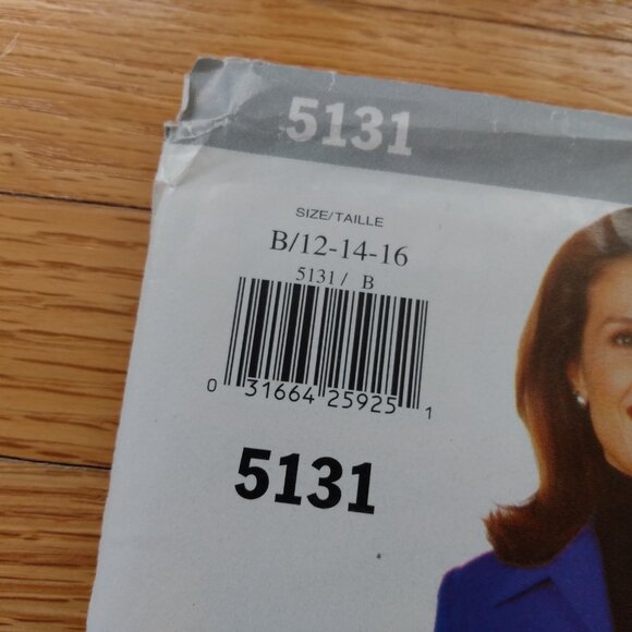 Jacket and Skirt Suit Sewing Pattern Size 12-16 See & Sew 5131 Vintage 90s UNCUT - Picture 3 of 9